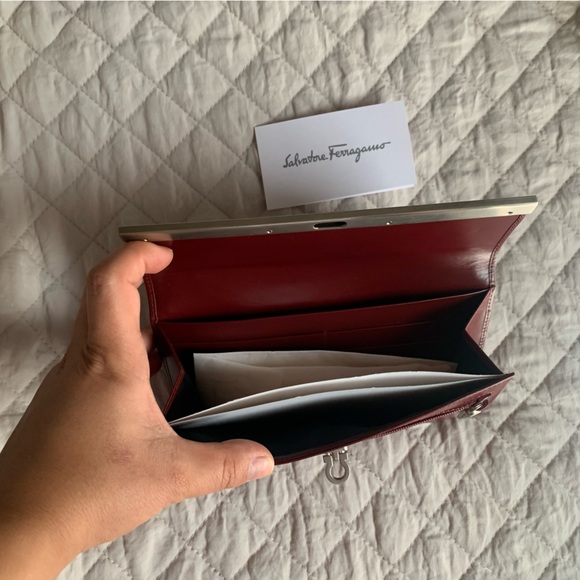 Authentic Salvatore Ferragamo - Picture 4 of 11
